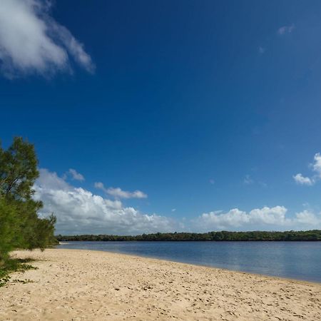 Villa Currimundi Beach House, Walk To Lake & Beach Kawana Waters Exterior foto