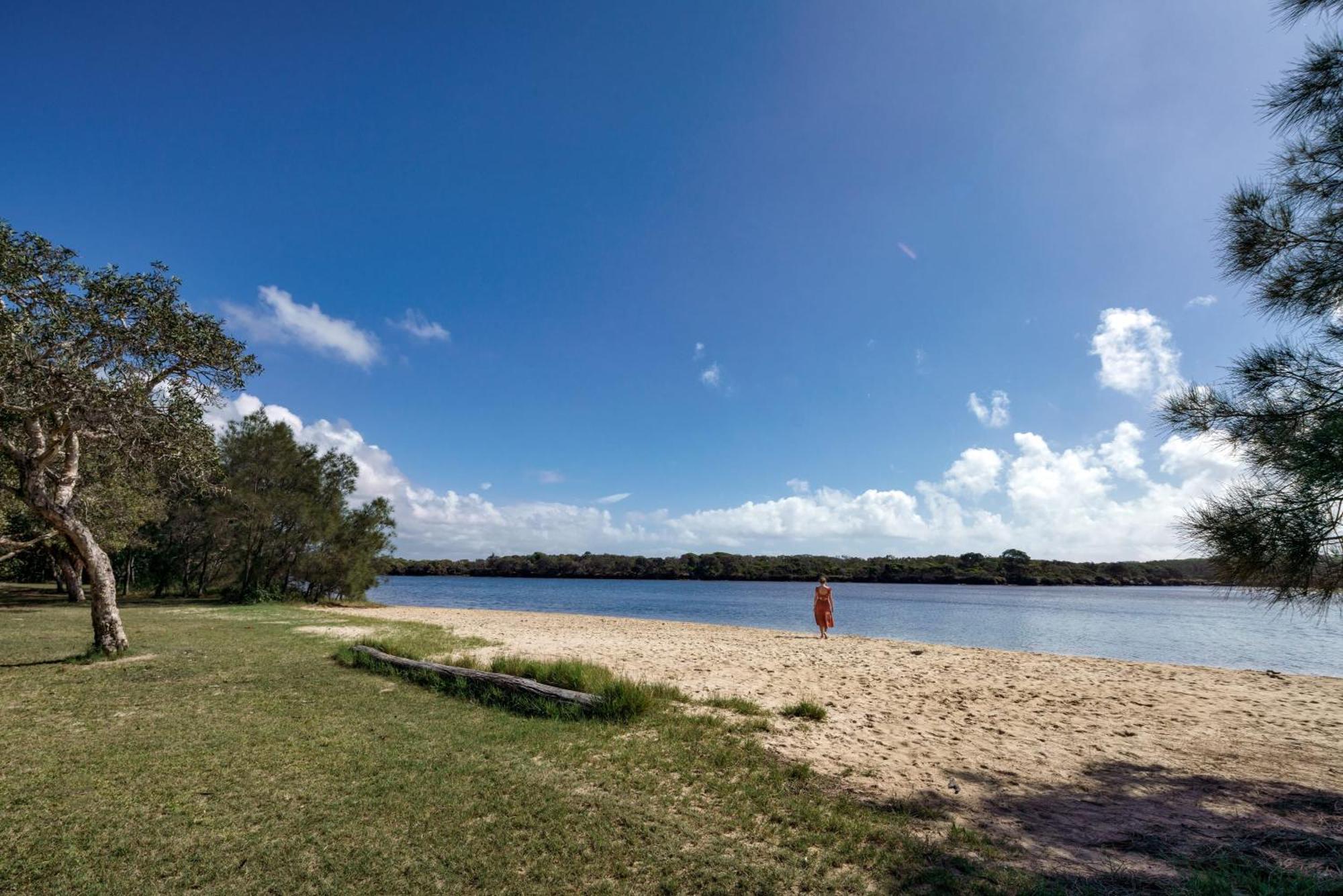 Villa Currimundi Beach House, Walk To Lake & Beach Kawana Waters Exterior foto