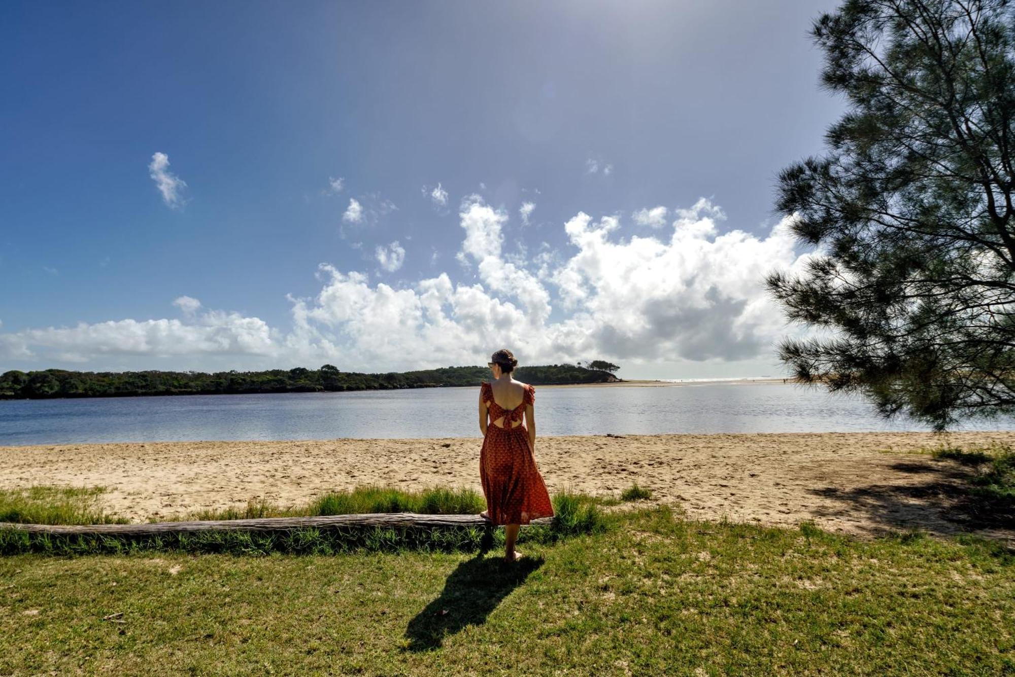 Villa Currimundi Beach House, Walk To Lake & Beach Kawana Waters Exterior foto